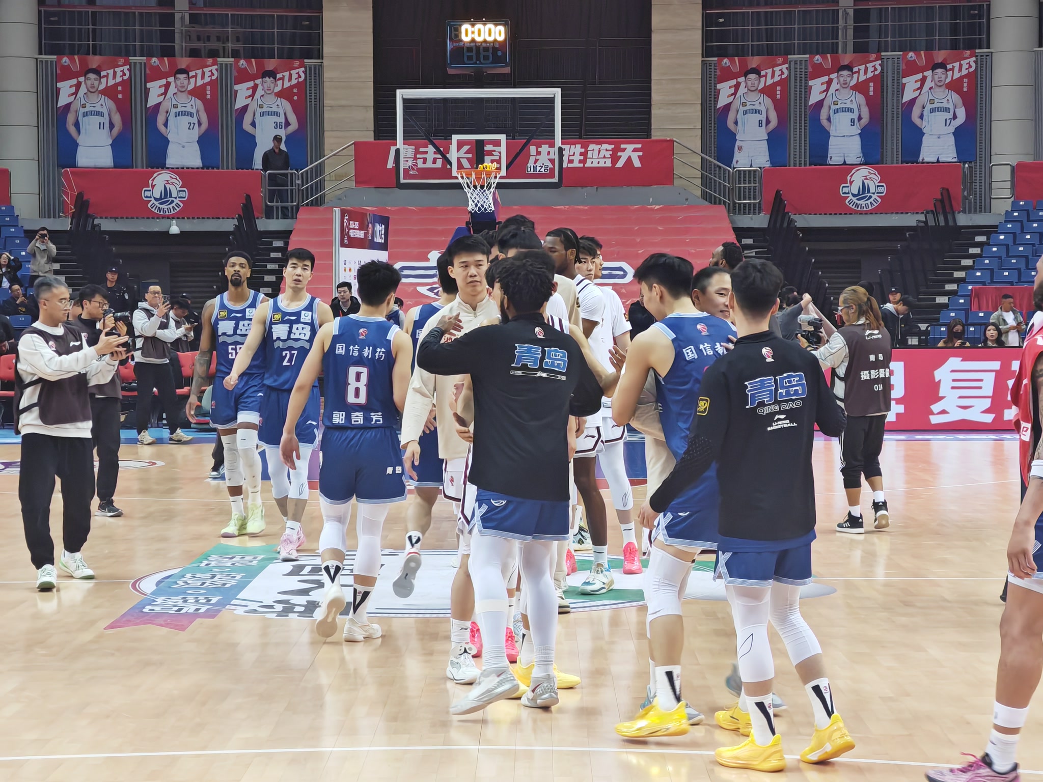辽宁男篮主场大胜青岛，保持不败纪录