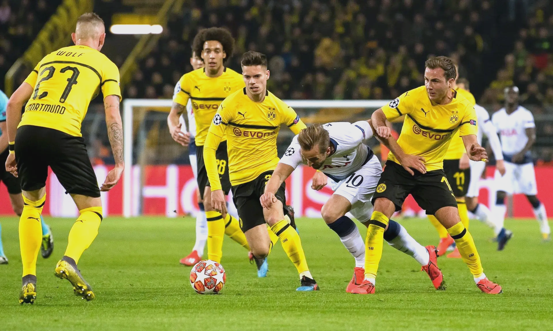 PG电子线上登入-弗赖堡主场迎战多特蒙德，实力风格对比