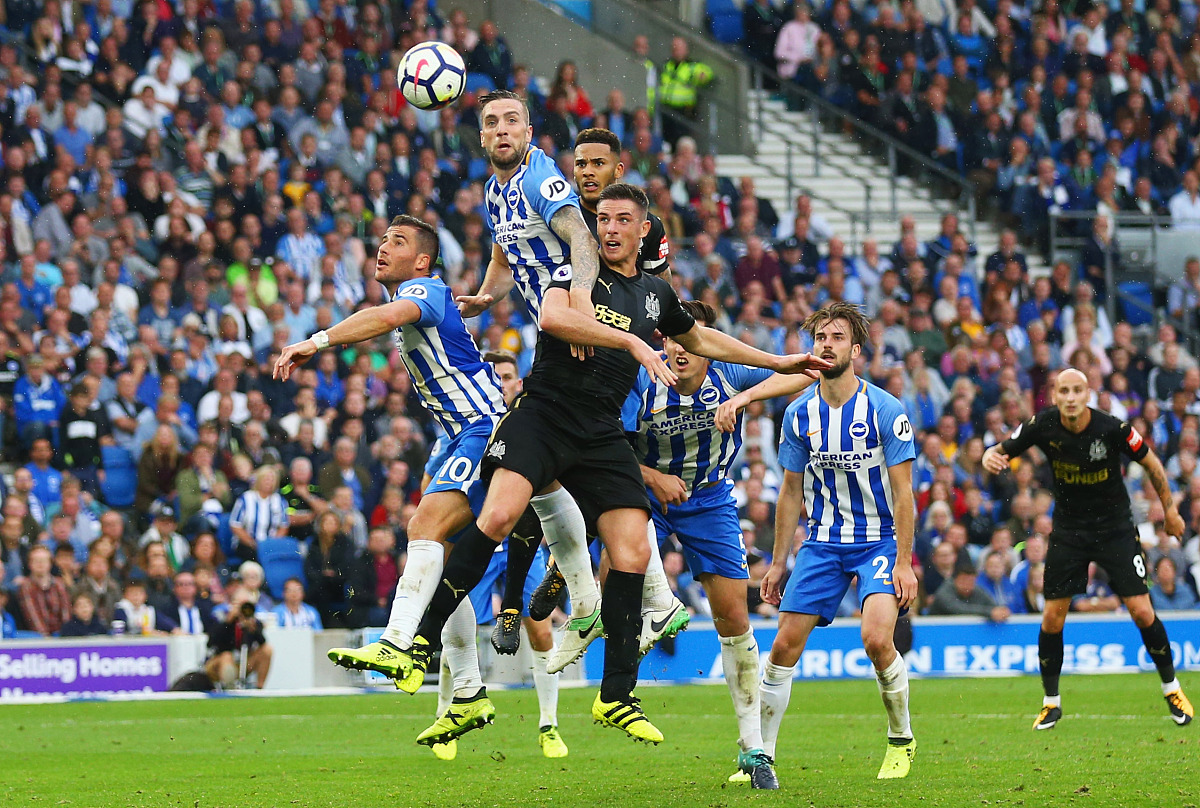 PG电子官方-切尔西队员备战未来英超对决增进团结共赢