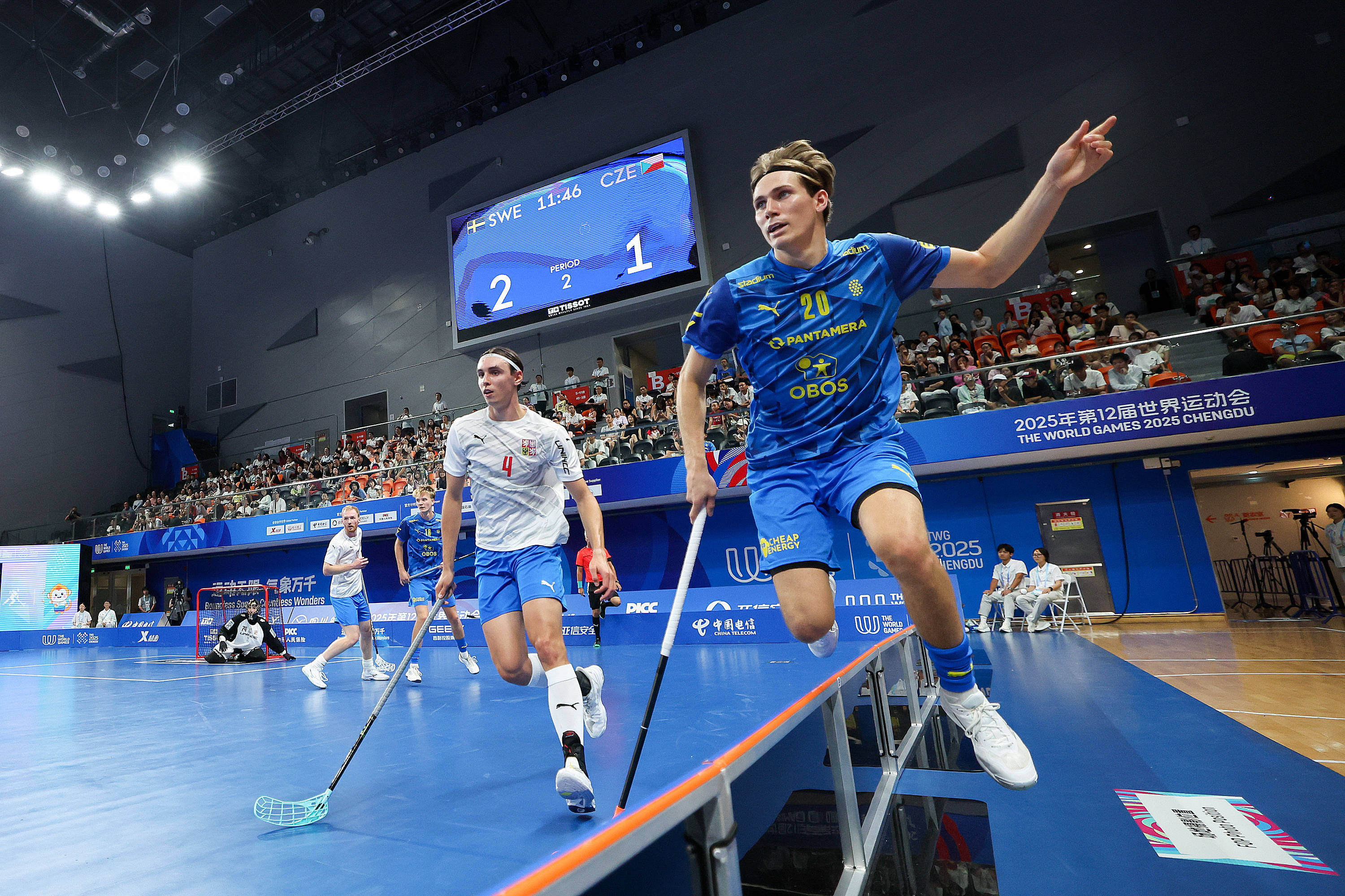 瑞典队在比赛中取得胜利，挺进决赛