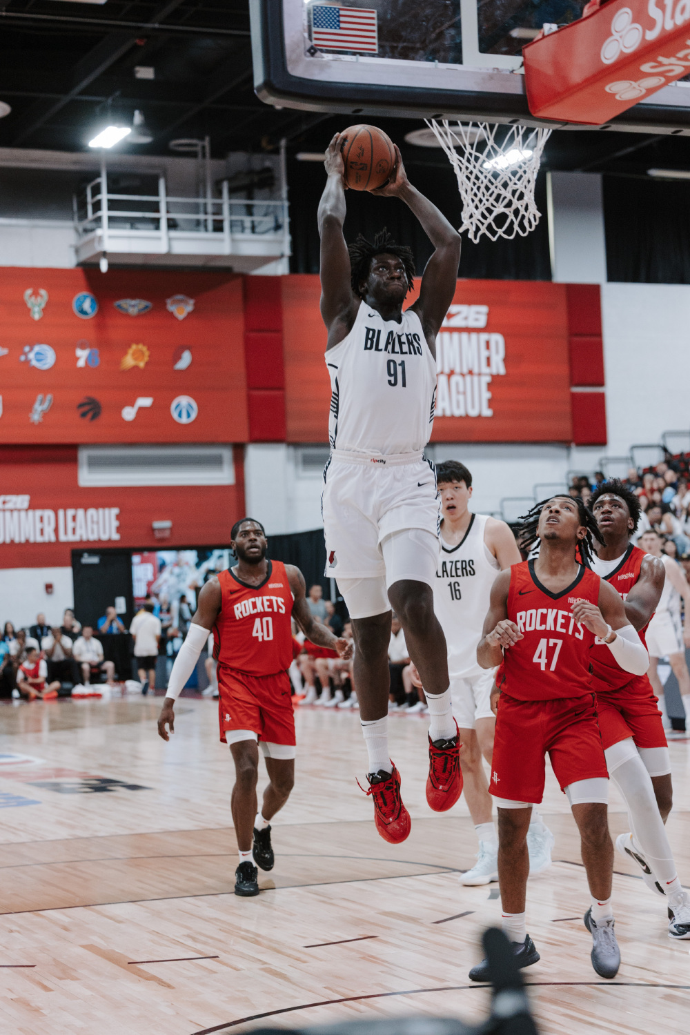 开拓者全队团结一心赢得比赛的简单介绍 开拓者全队团结一心赢得比赛的简单介绍