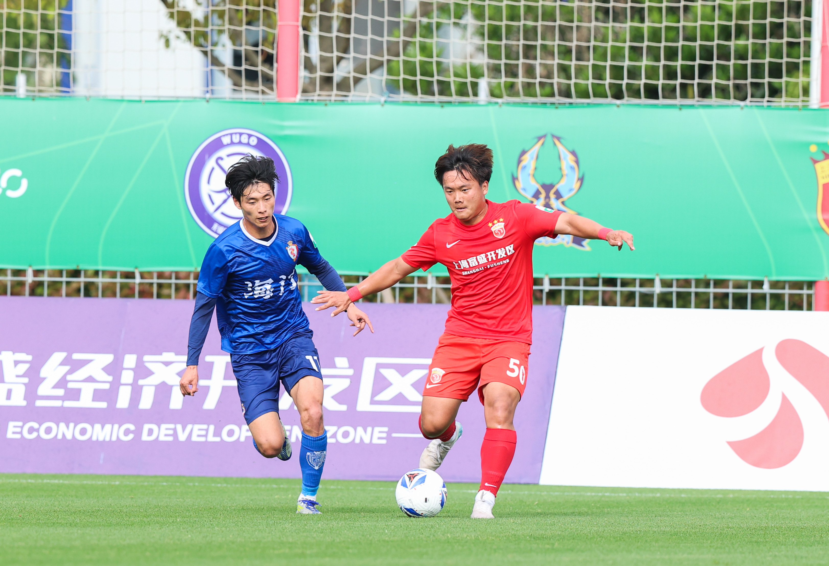 PG电子试玩官网-双方球队在场上展开激烈角逐