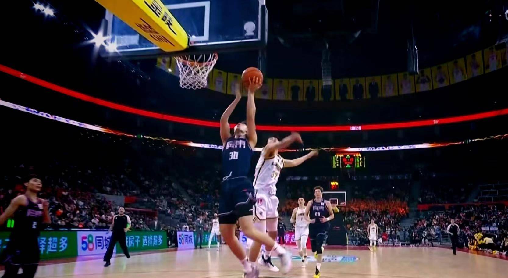 广东队主场连胜，总决赛大比分领先