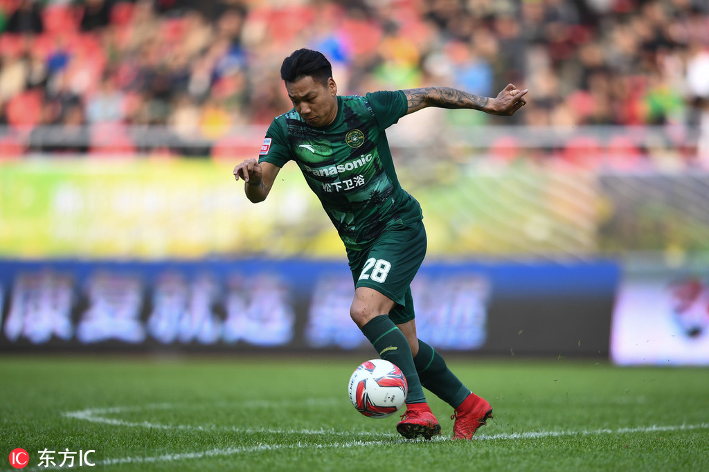 绿城重回主场取胜,全面复苏振奋球迷 绿城重回主场取胜,全面复苏振奋球迷