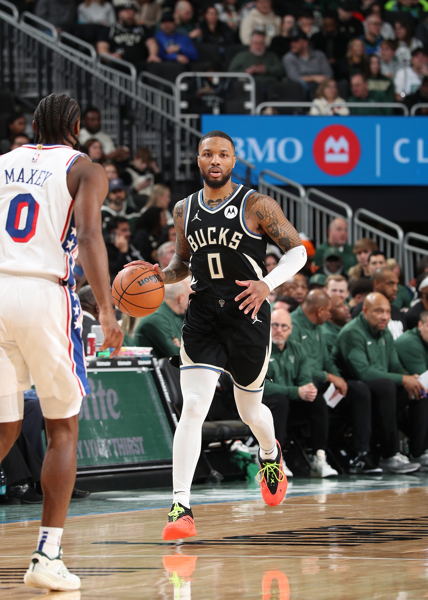 雄鹿队后卫表现抢眼,助球队取得连胜 雄鹿队后卫表现抢眼,助球队取得连胜