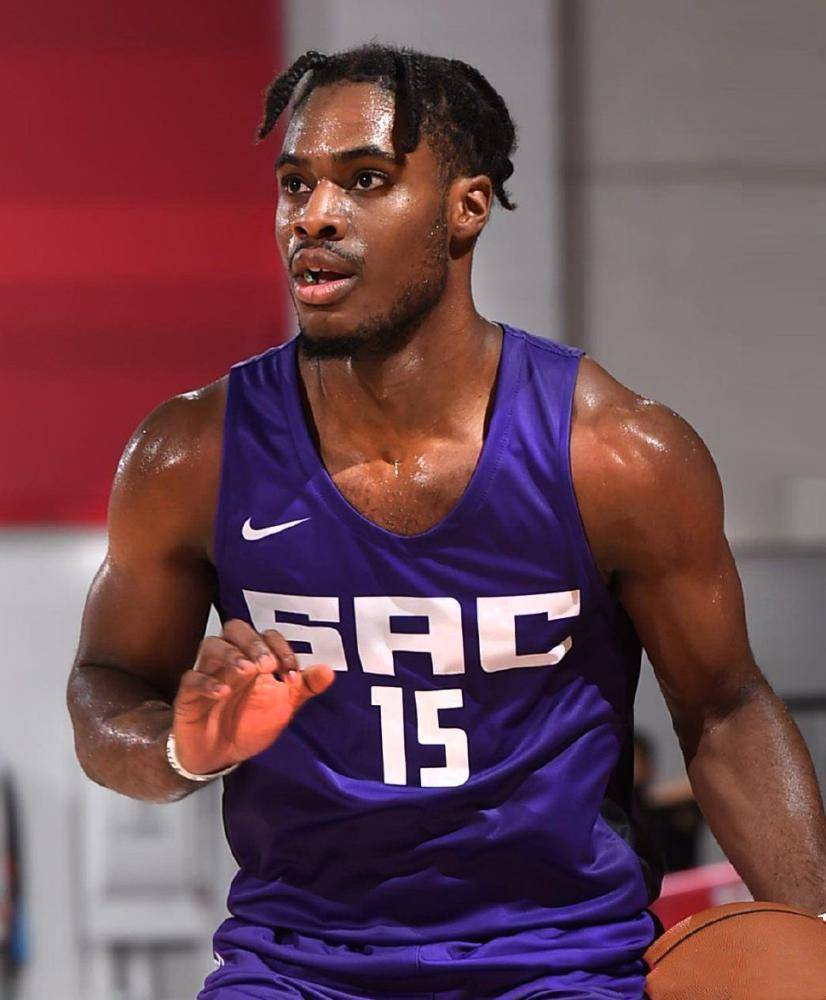 国王后卫担任发起人发起公益活动 国王后卫担任发起人发起公益活动