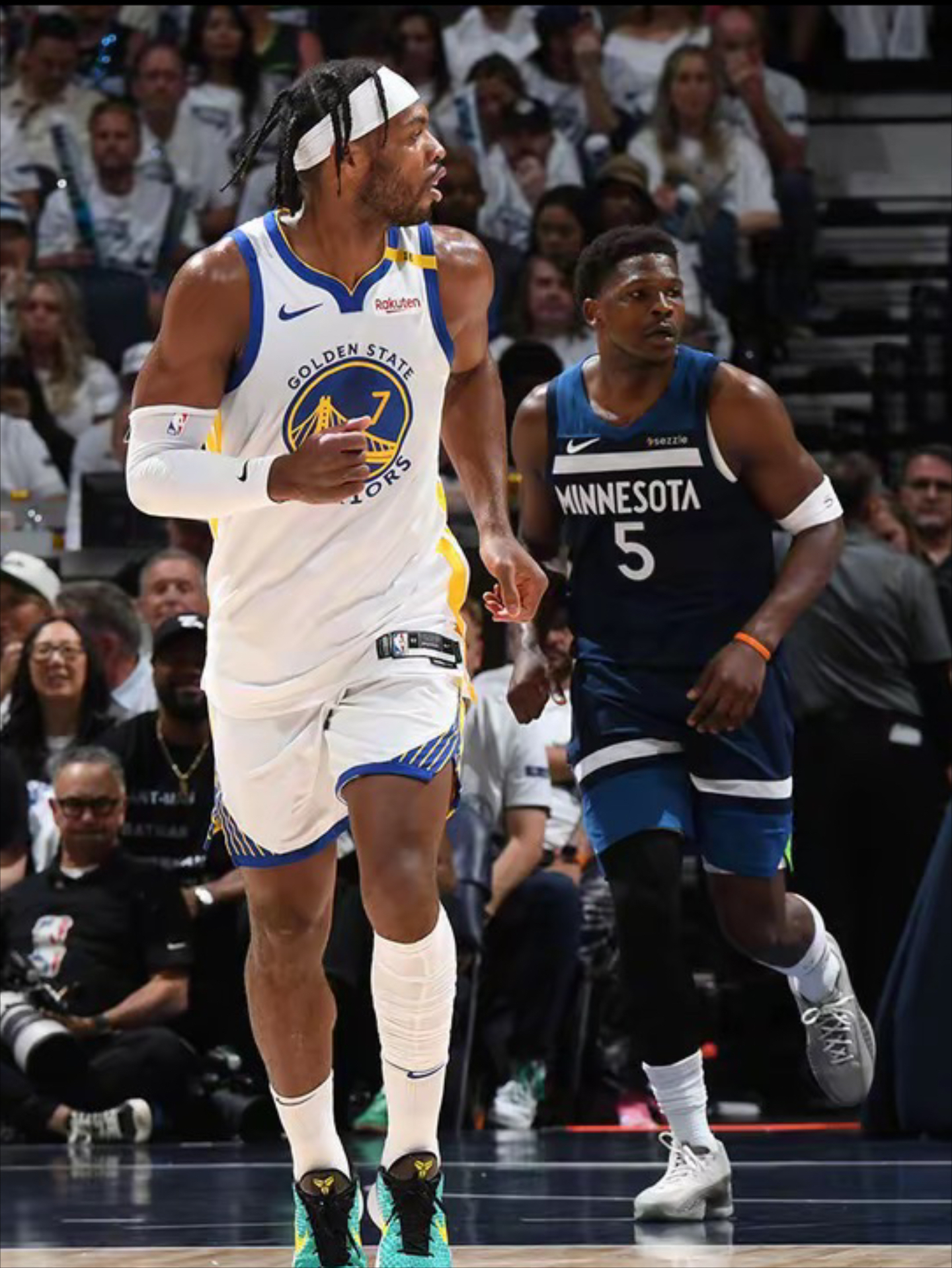 PG平台-勇士队遭遇双核强力防守，球队仍逆袭晋级季后赛八强的简单介绍