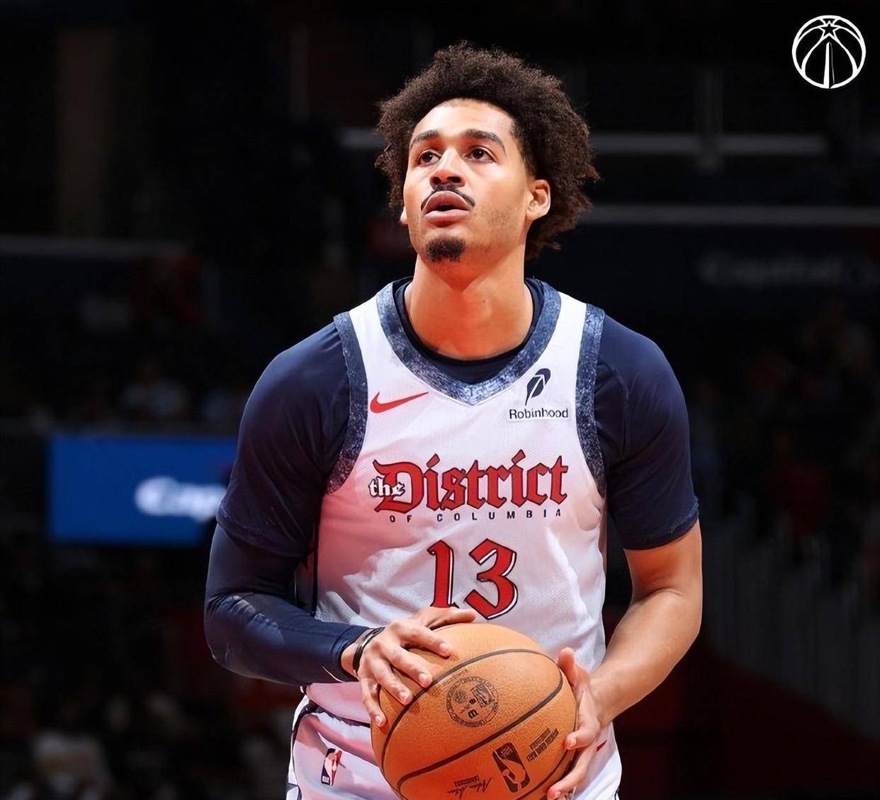 奇才队前锋表现抢眼,带队战胜老鹰队实现逆袭 奇才队前锋表现抢眼,带队战胜老鹰队实现逆袭