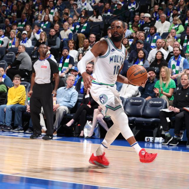 狼队惊险获胜,诺诺展现关键时刻进球功力 狼队惊险获胜,诺诺展现关键时刻进球功力