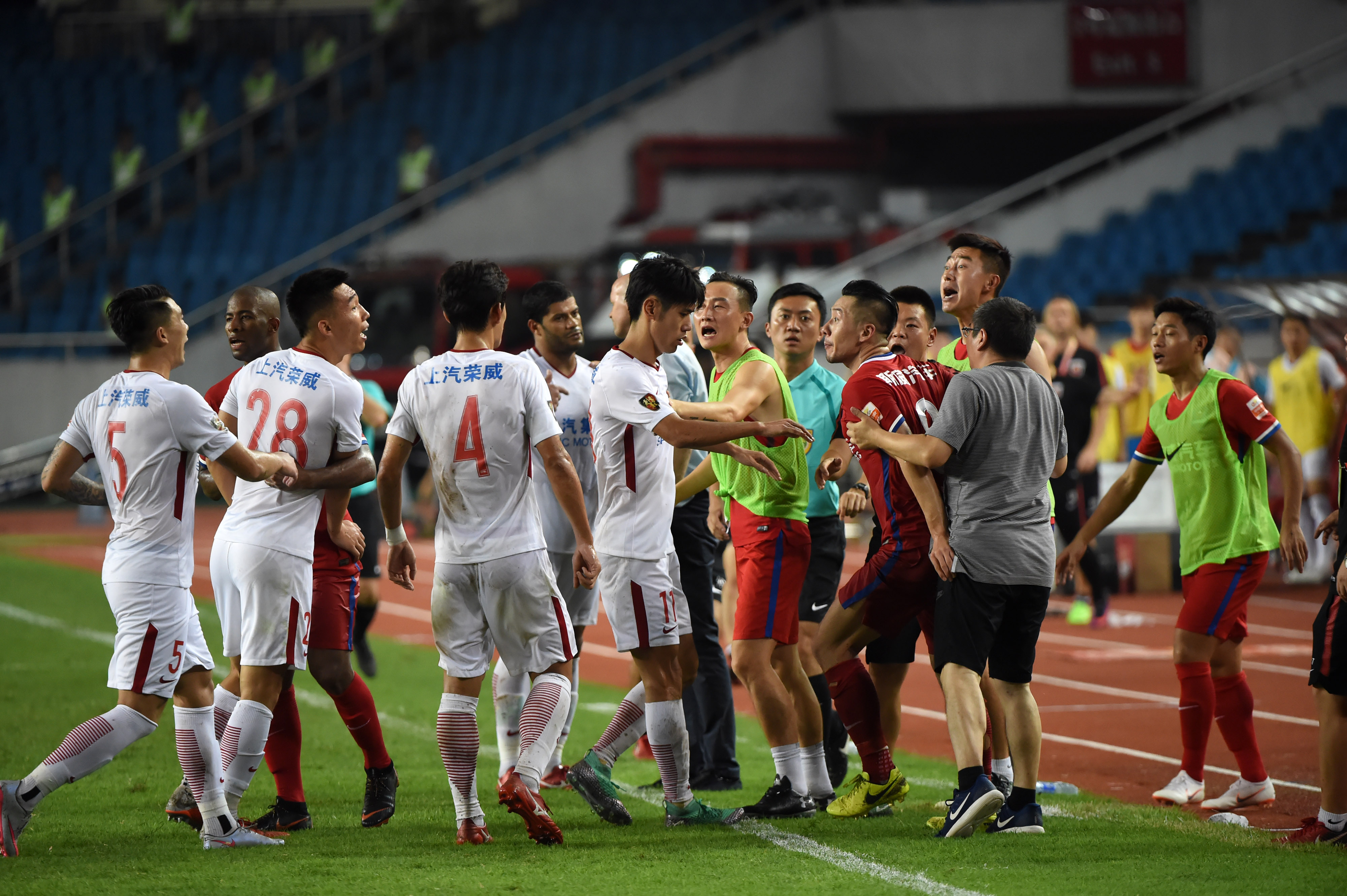 PG电子游戏-广州富力客场不敌重庆斯威，遭遇失利