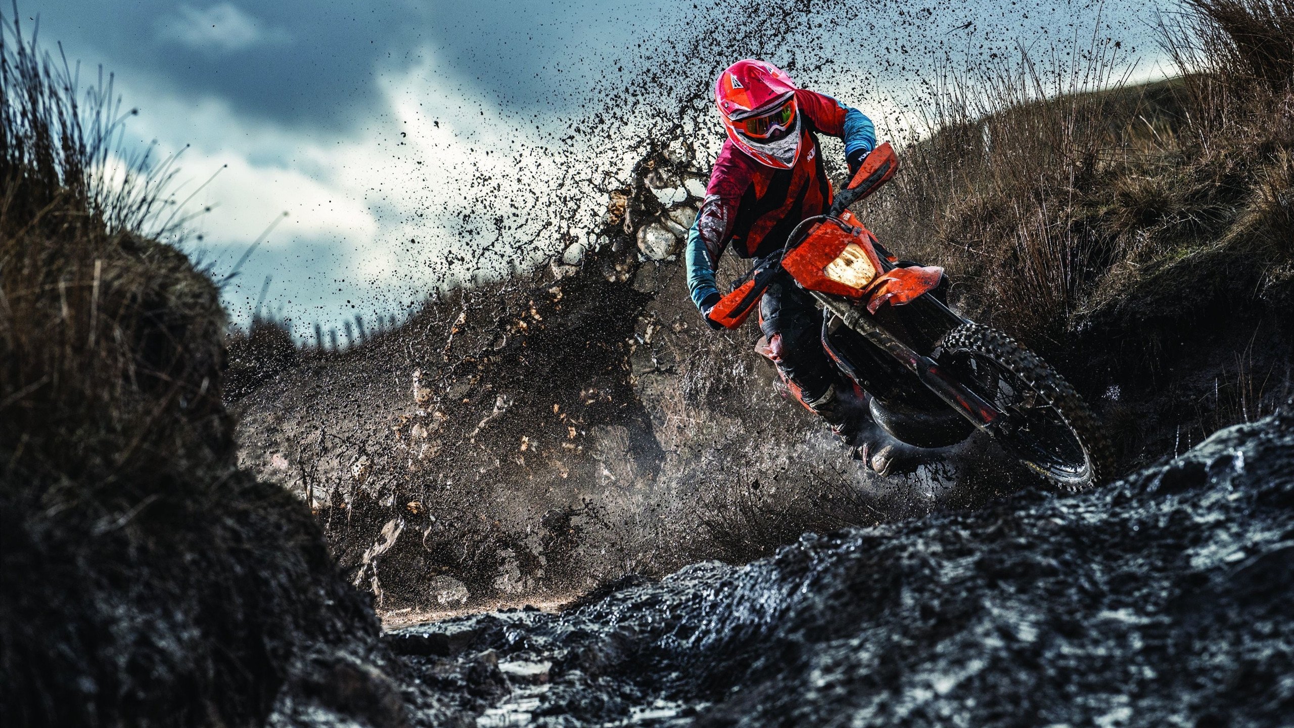 东方韧性与西方烈焰,日本队险胜映照体育哲学的碰撞